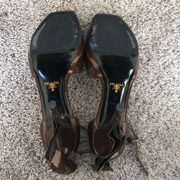 🛑 SOLD! Prada Patent Leather Sandals - Picture 5 of 9